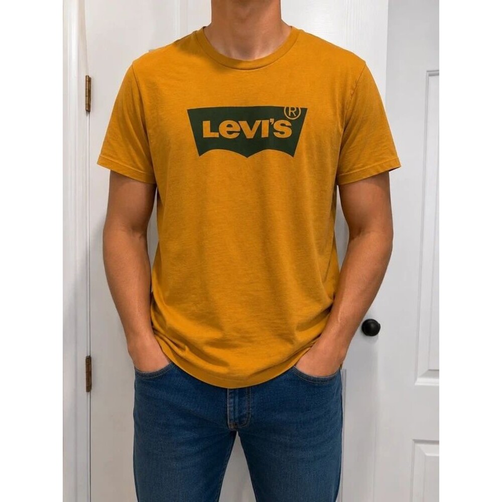 Levi's Men's XL Mustard Yellow Batwing Logo Graphic T-Shirt Short Sleeve Cotton